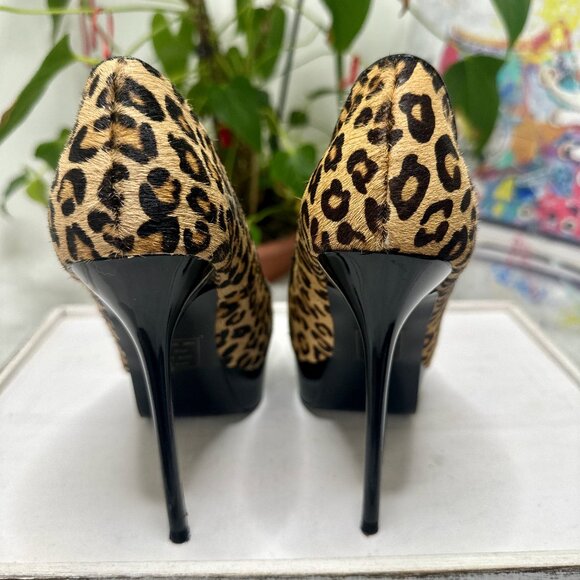🐆 Wild Pair Leopard Print Peep Toe Heels 🐆 - Picture 5 of 8